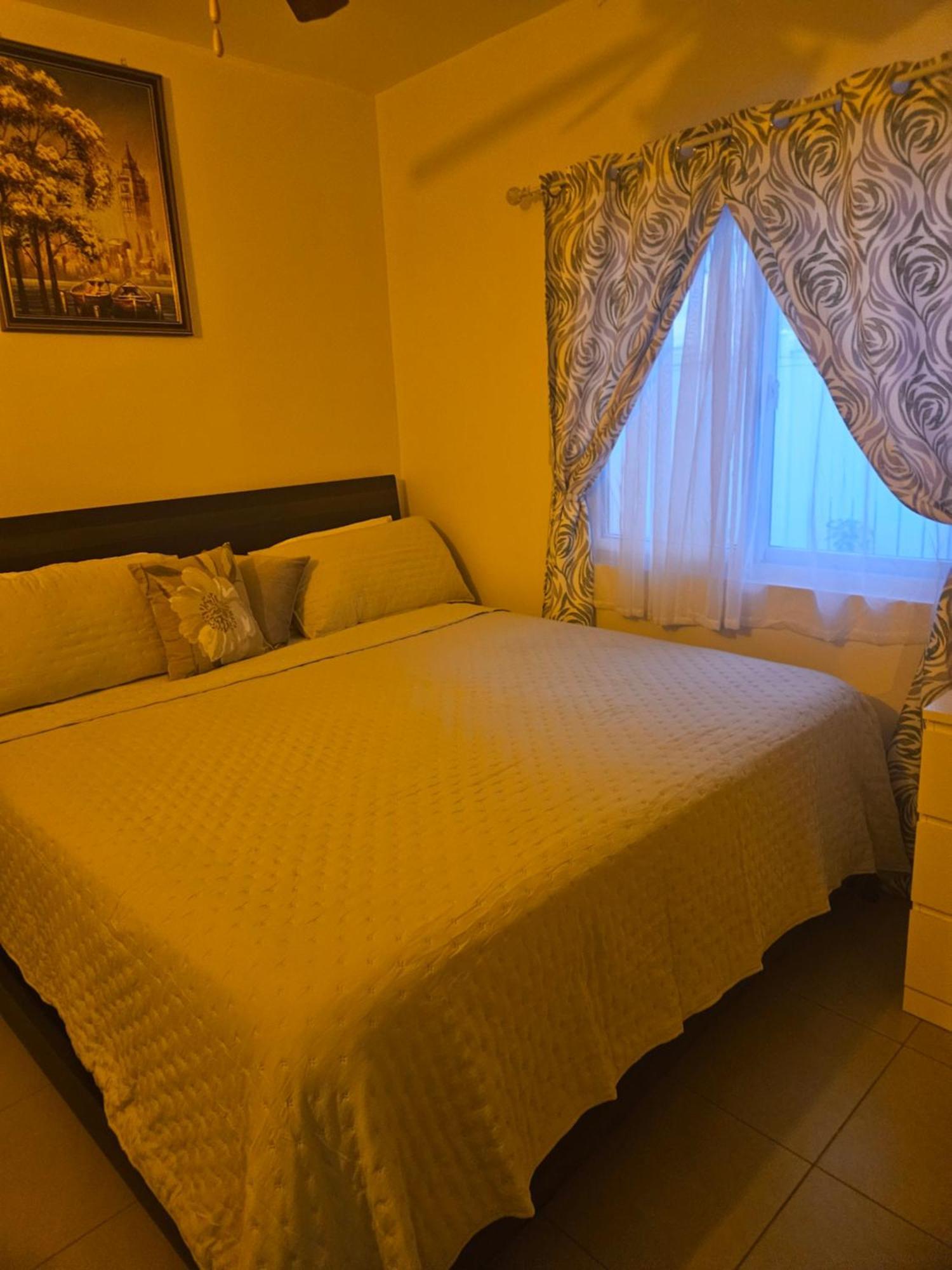 Summer Breeze Villa Лусєа Екстер'єр фото